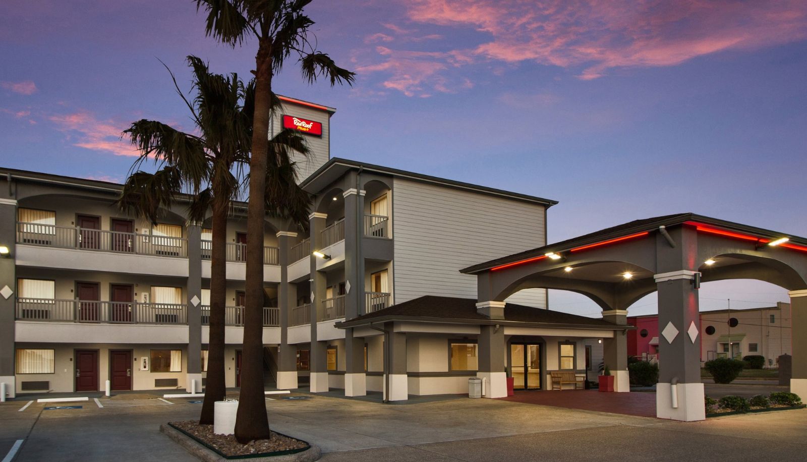 Info - Red Roof PLUS+ Galveston - Beachfront