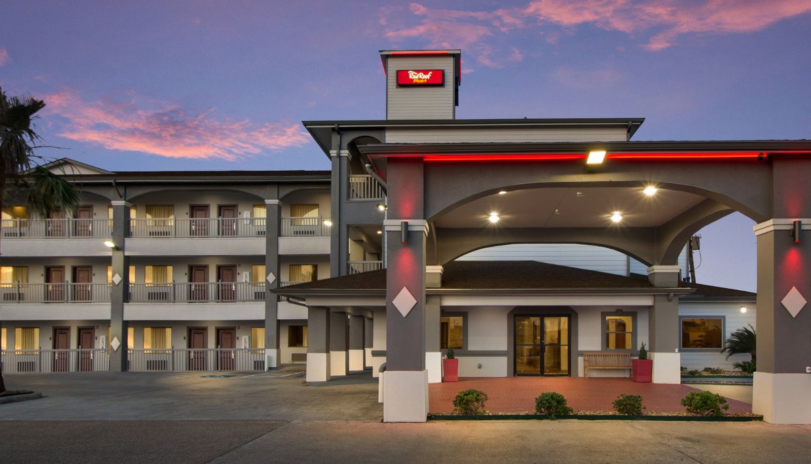 Info - Red Roof PLUS+ Galveston - Beachfront