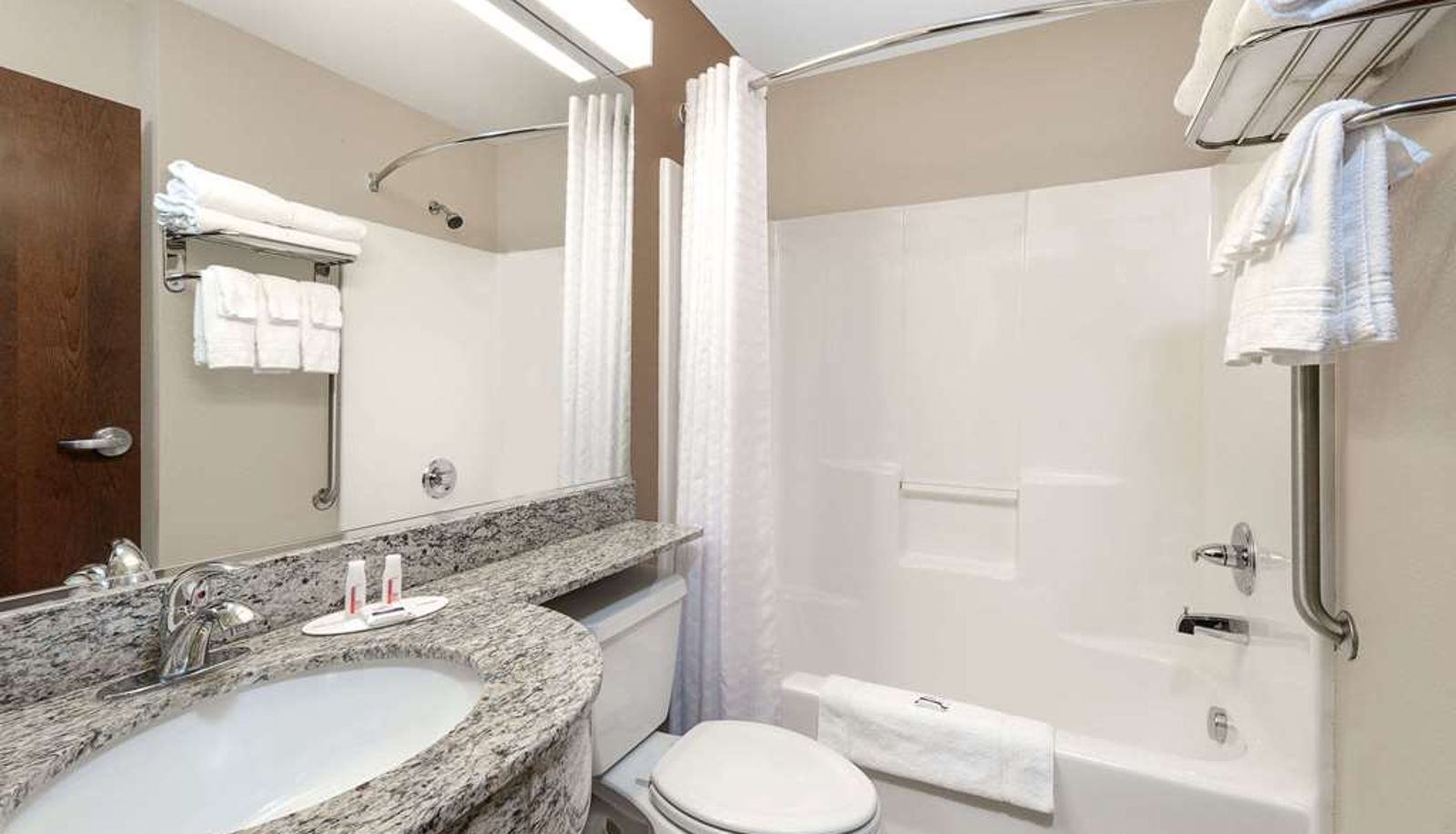 Zimmer - Microtel Inn & Suites by Wyndham Williston