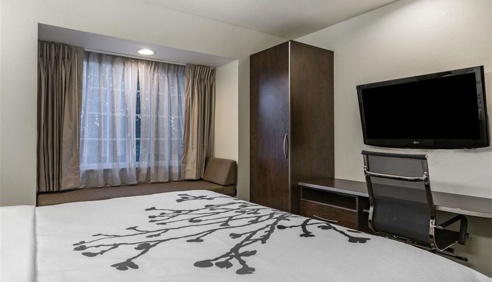 Room - Sleep Inn & Suites Kalamazoo Southwest