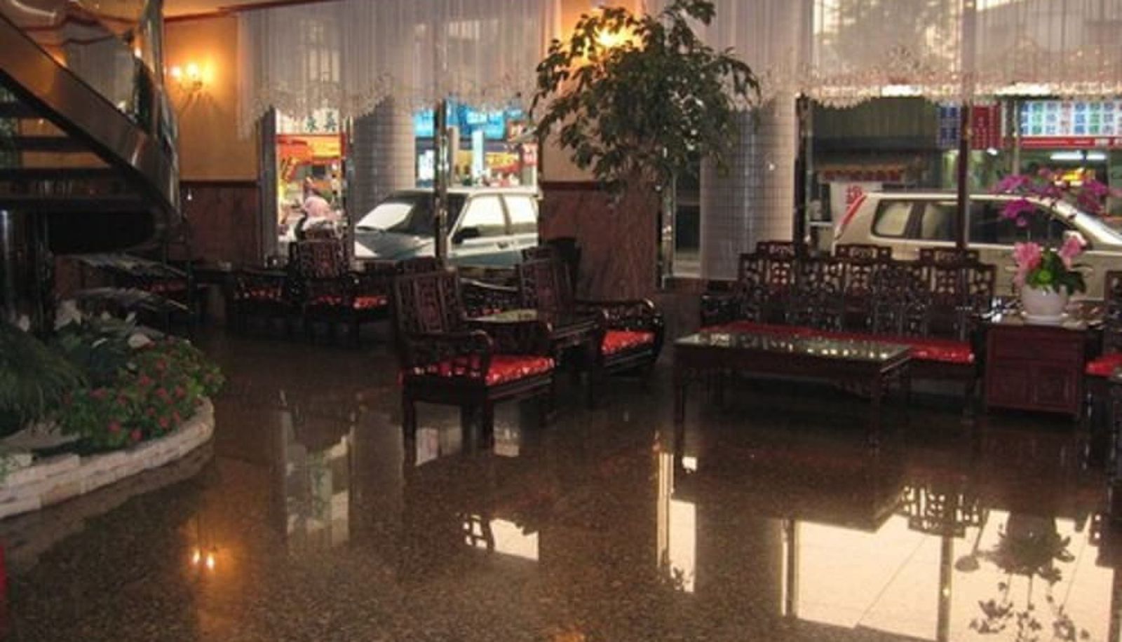 Lobby - Noble Hotel