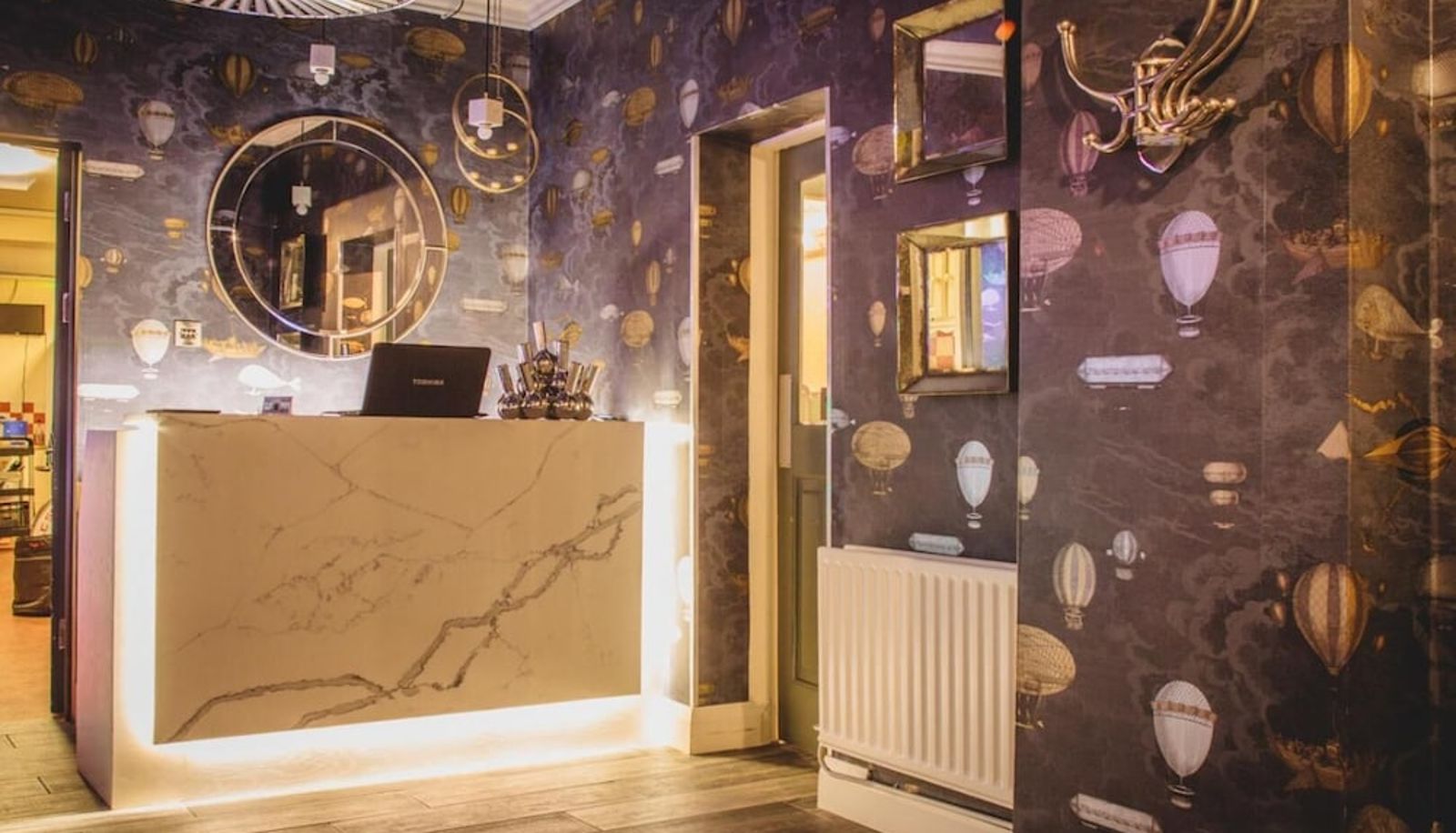 Hall - Barr na Sraide Inn