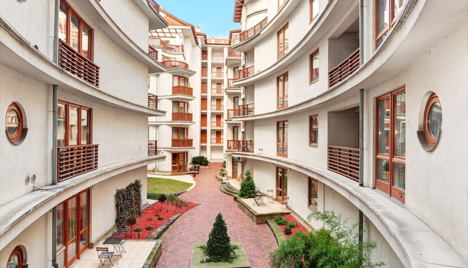 Taras - Lord Residence