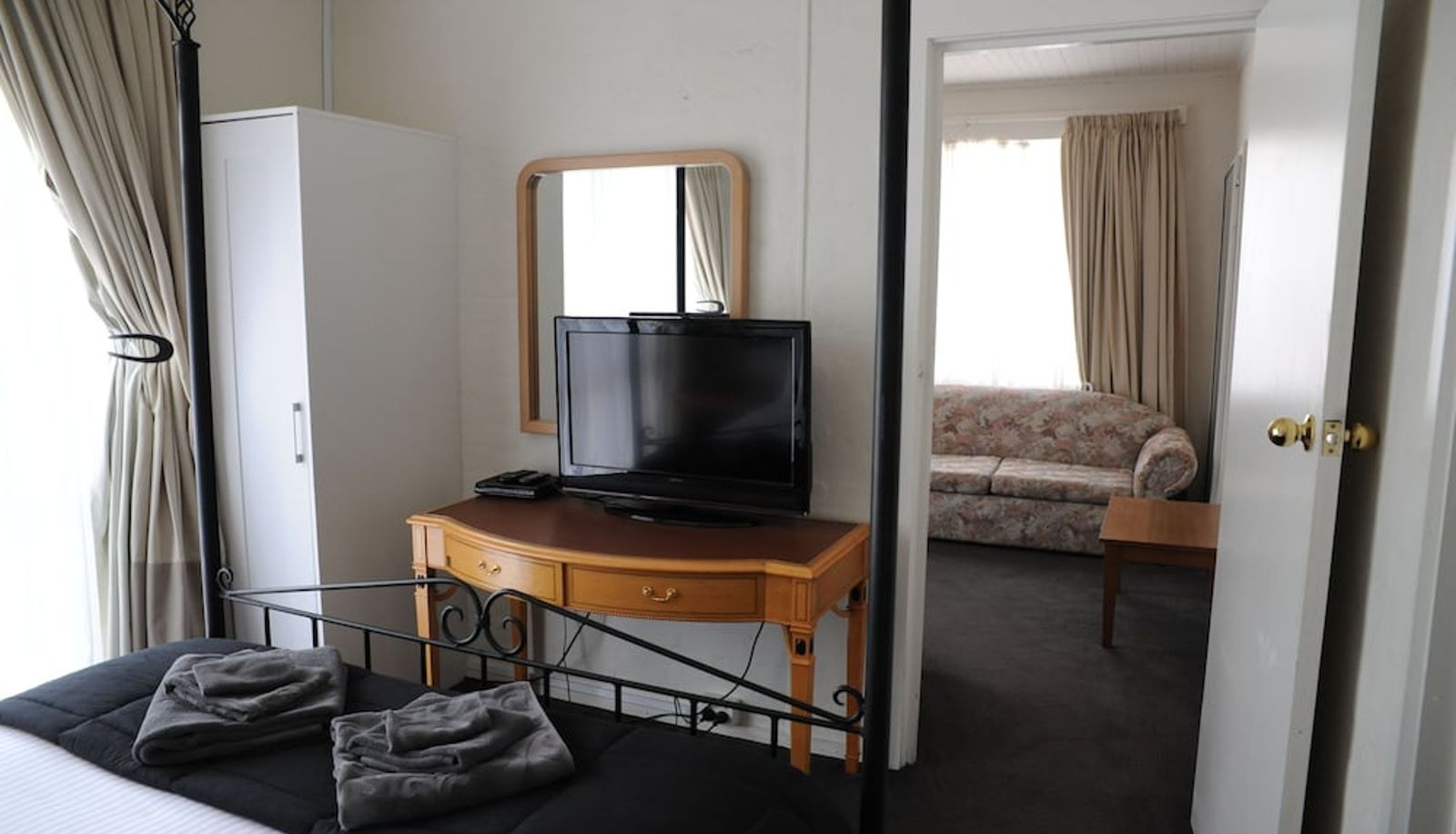 Suite - Norwood House Motel & Reception Centre