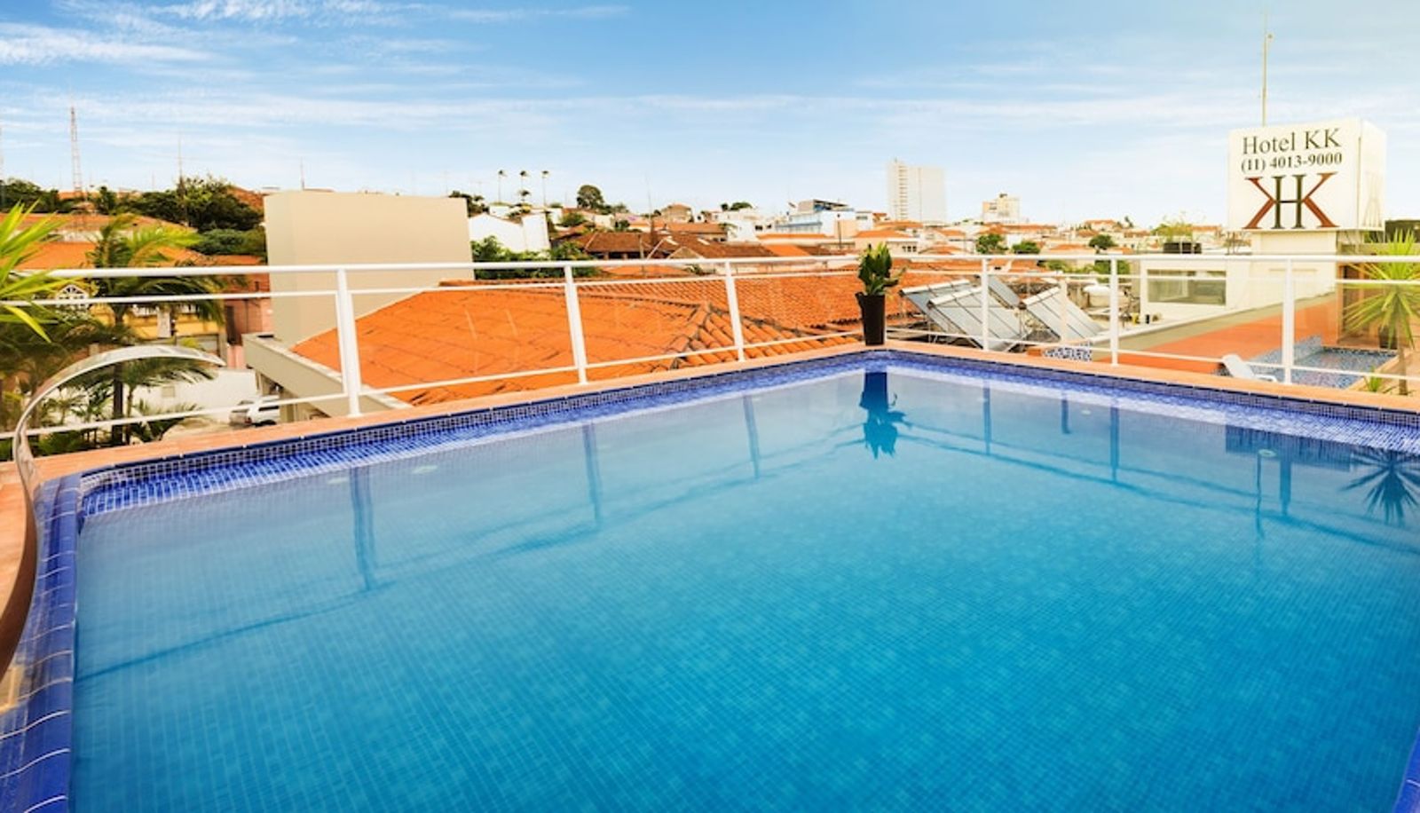 Piscina - AMERIS HOTEL KK