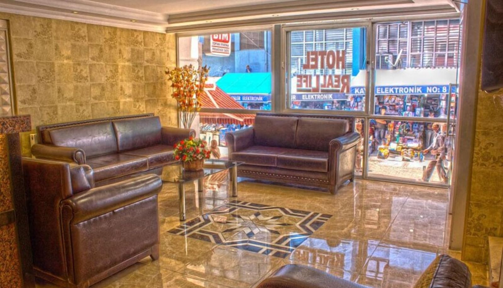 Salón - Hotel Real Life