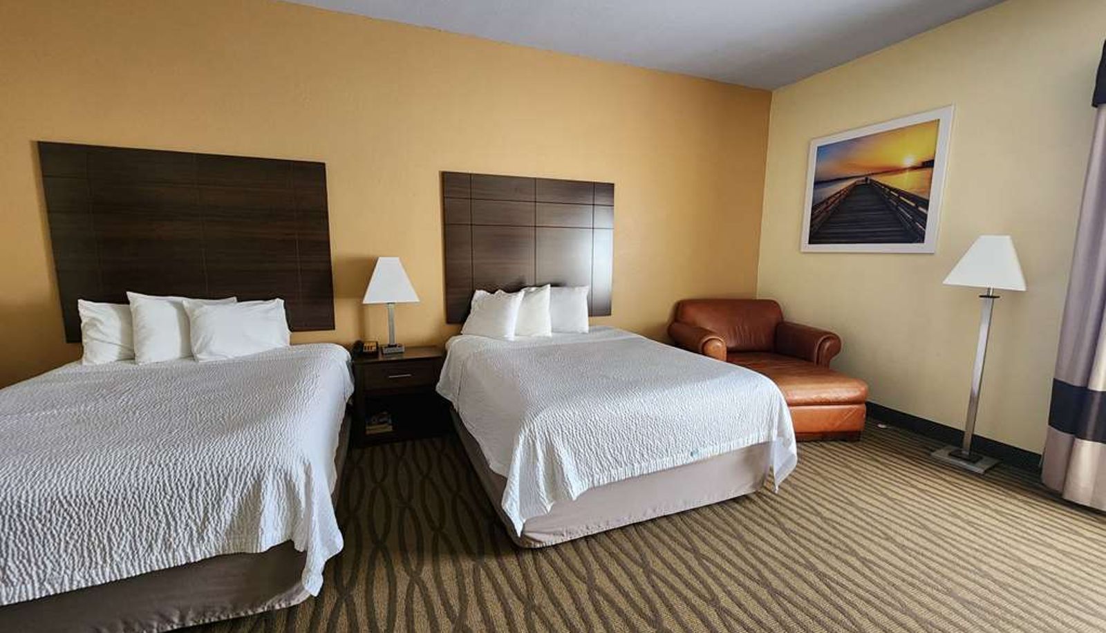Zimmer - Days Inn & Suites by Wyndham Pasadena