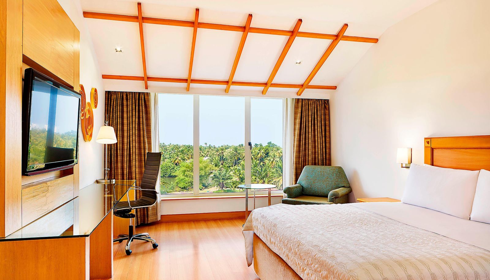 Camera - Le Meridien Kochi