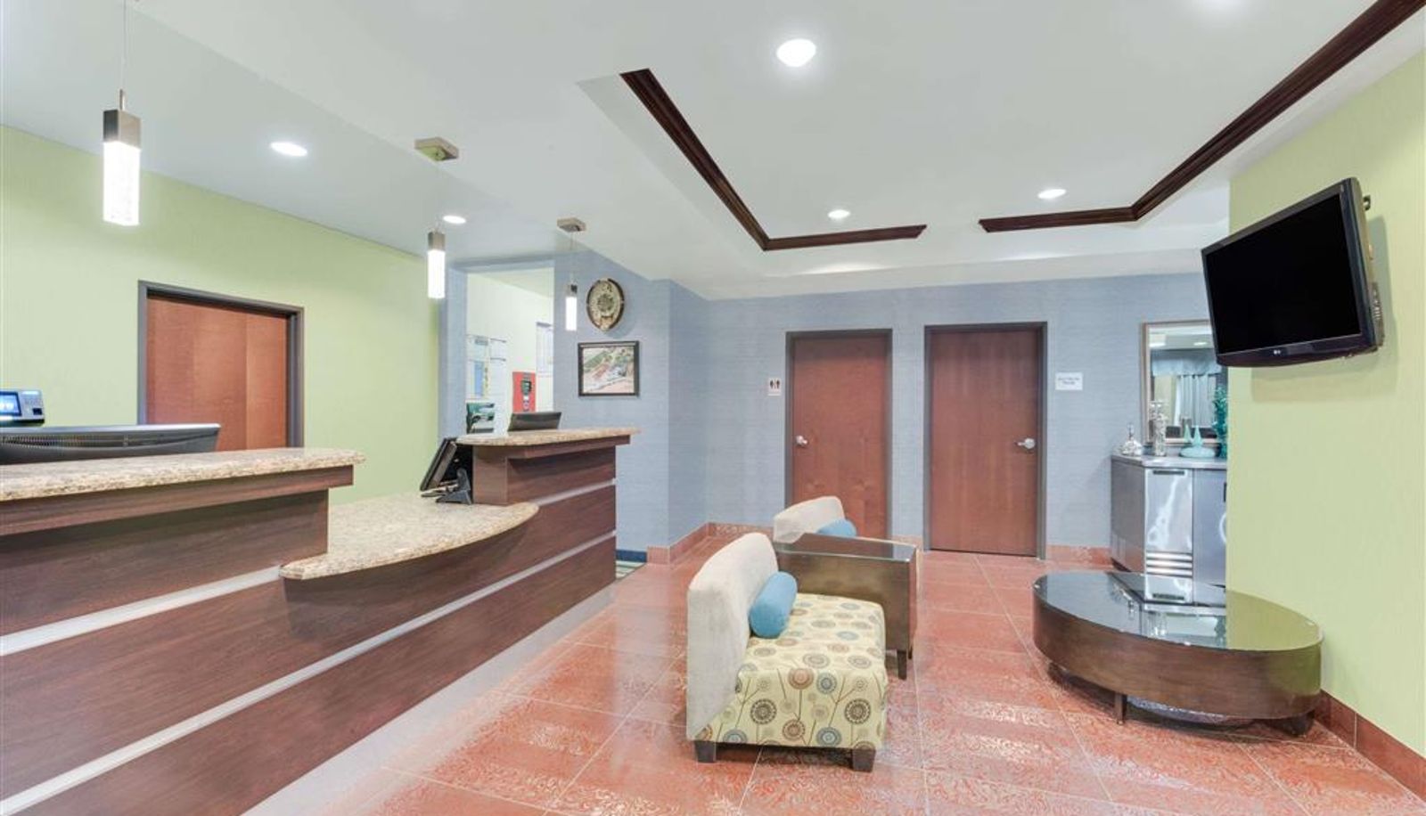 Hall - Super 8 by Wyndham Cotulla TX