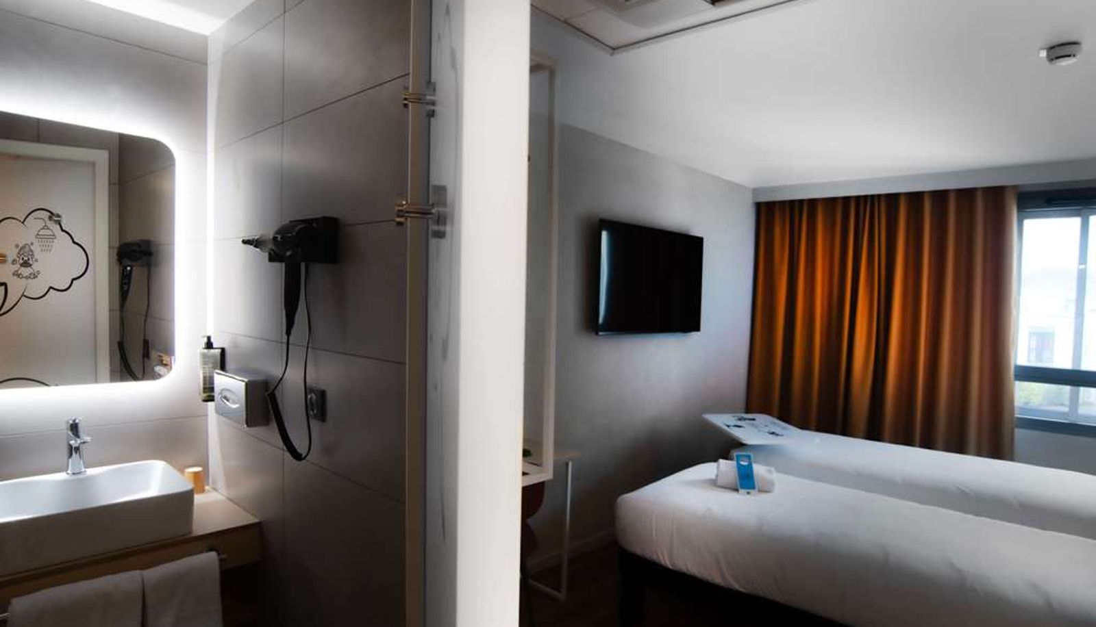 Zimmer - ibis Styles Clermont-Ferrand Le Brézet Aéroport