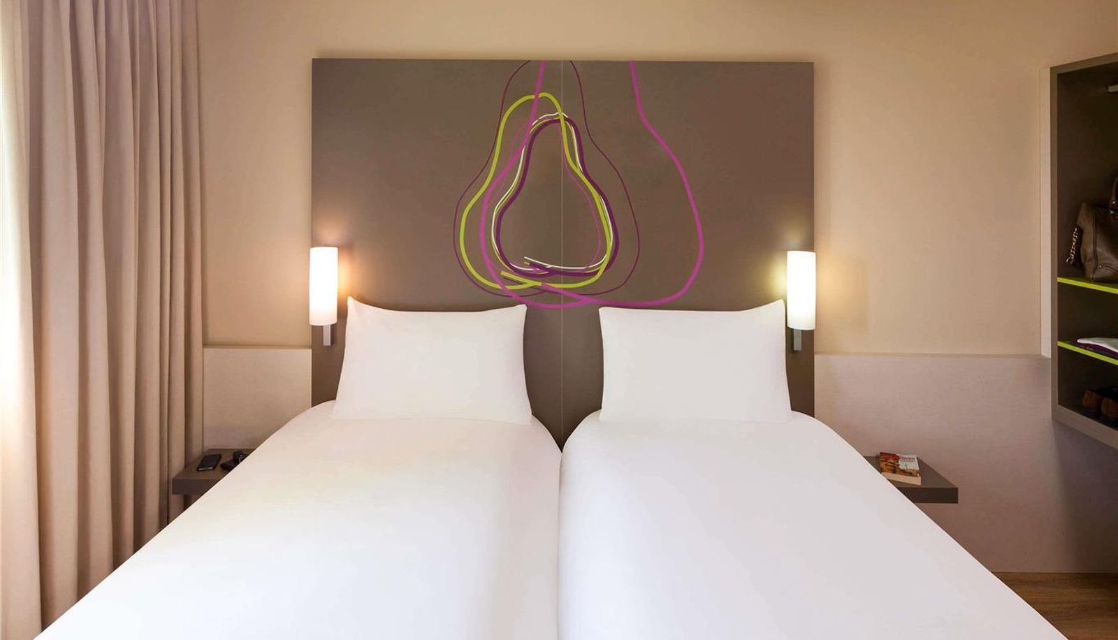 Room - ibis Styles Lleida Torrefarrera