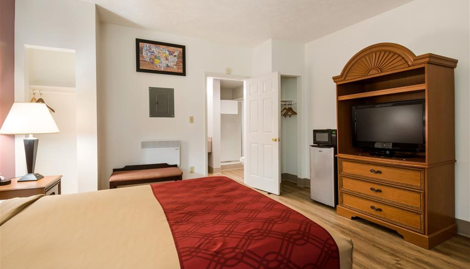 Room - Econo Lodge Inn & Suites Lake Harmony - Pocono Mountains Area