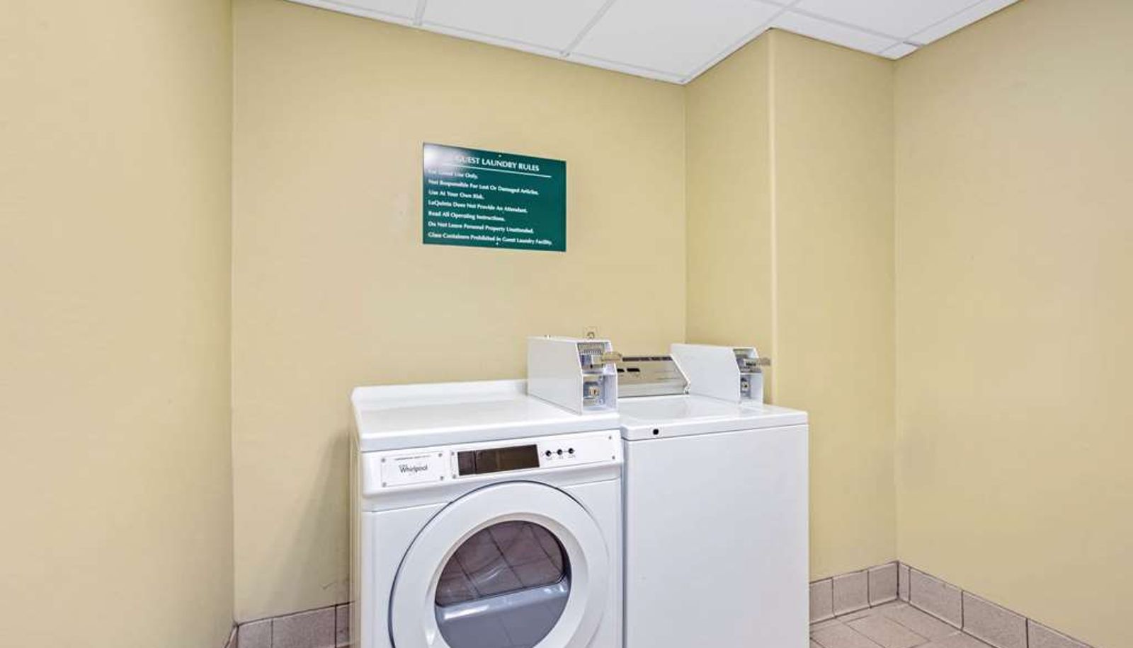 Interior view - La Quinta Inn & Suites by Wyndham Corpus Christi Airport