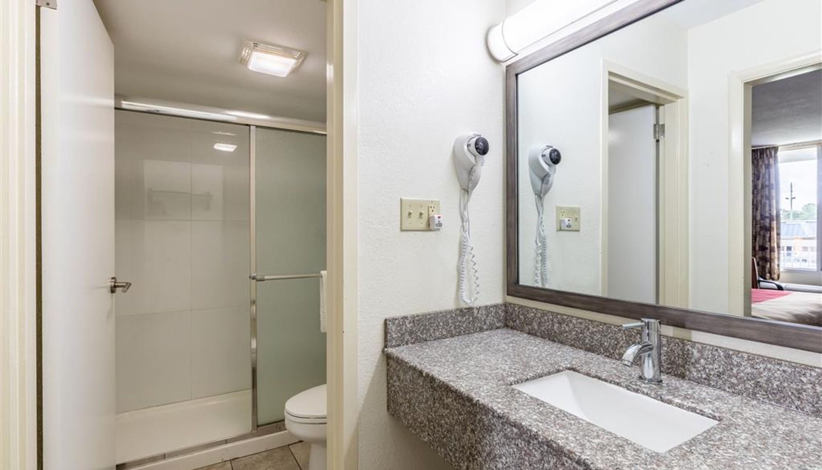 Zimmer - Econo Lodge Thomasville