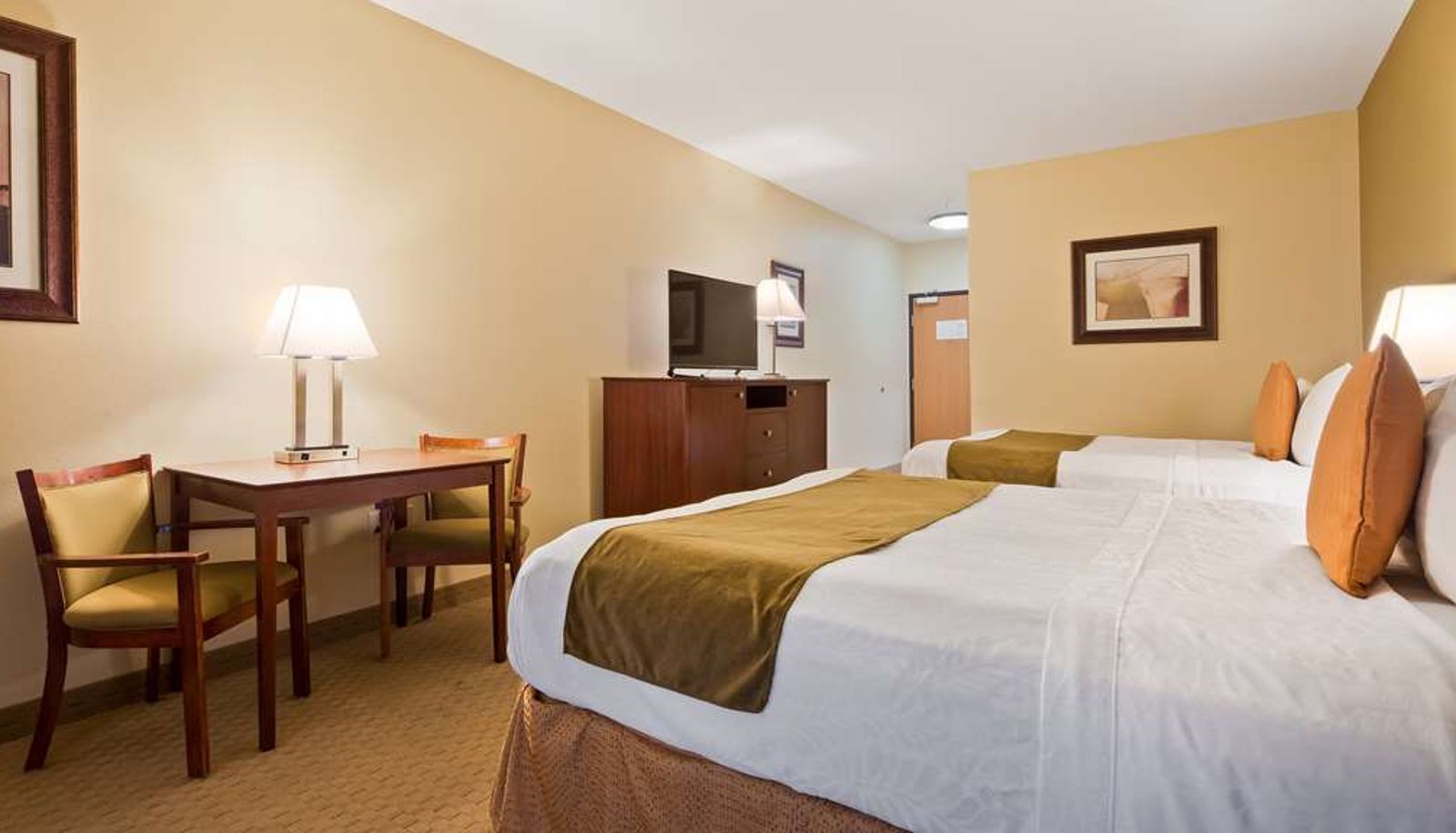 Room - Best Western Plus Montezuma Inn & Suites