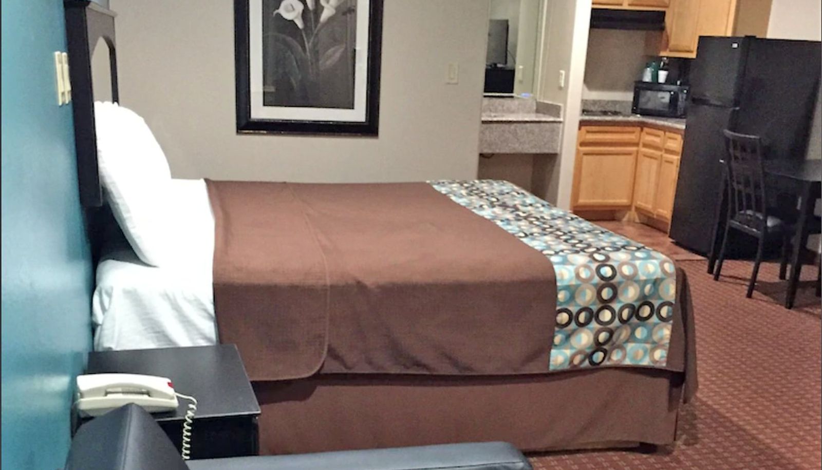 Zimmer - Scottish Inns and Suites Timbercreek