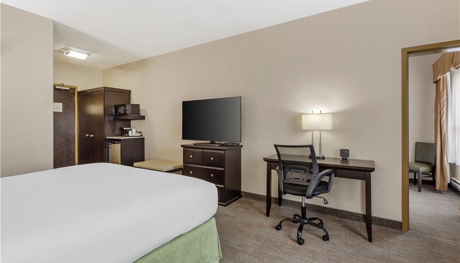 Room - Best Western Wainwright Inn & Suites