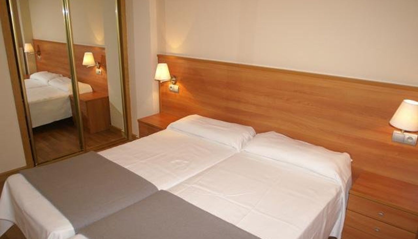 Kamer - Hotel Apartamentos Jch Congreso