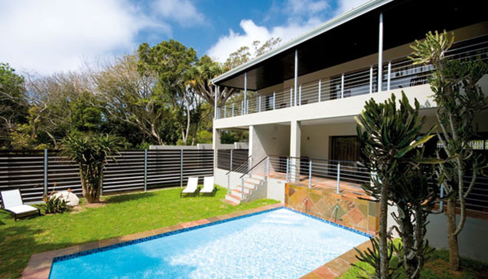 Piscina - The Hub Boutique Hotel