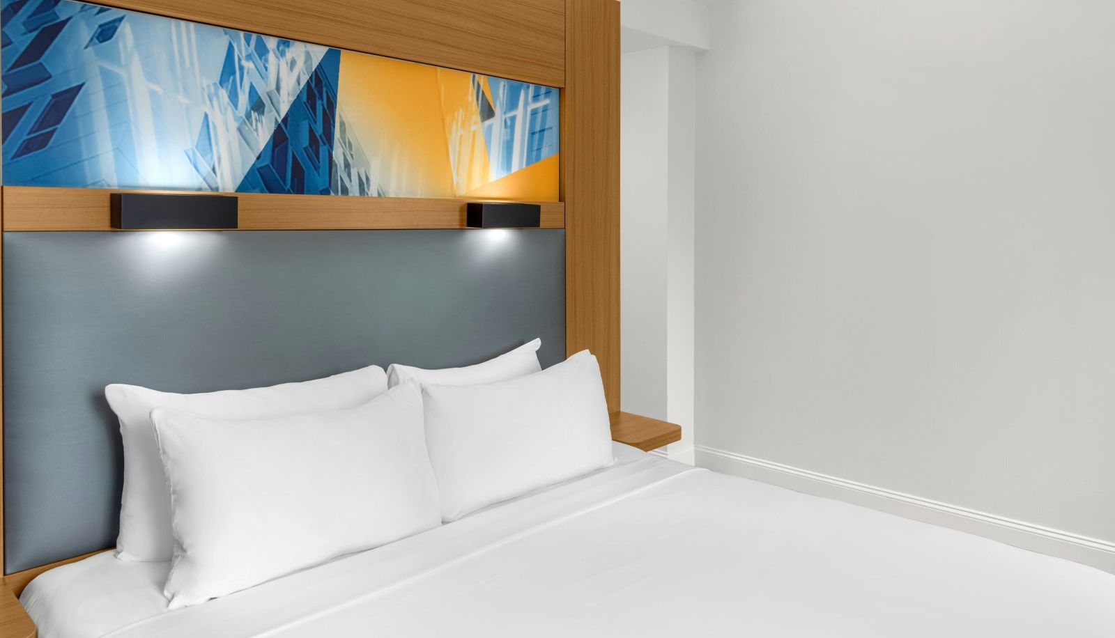 Kamer - Aloft New York Brooklyn