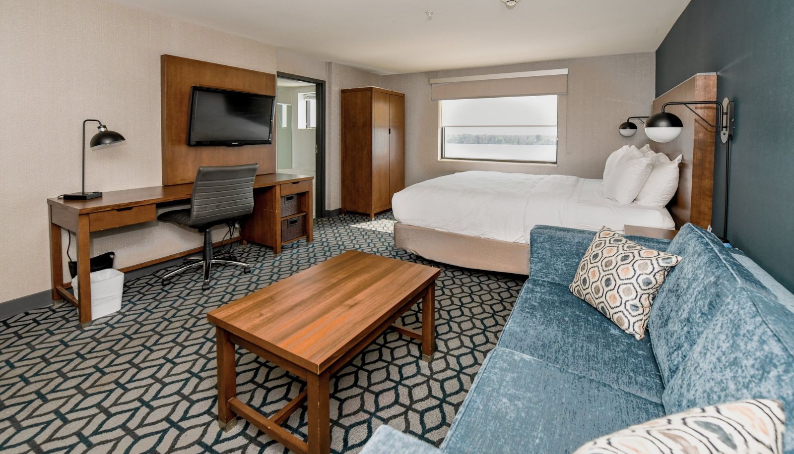 Zimmer - Crowne Plaza NIAGARA FALLS NY - RIVERSIDE by IHG