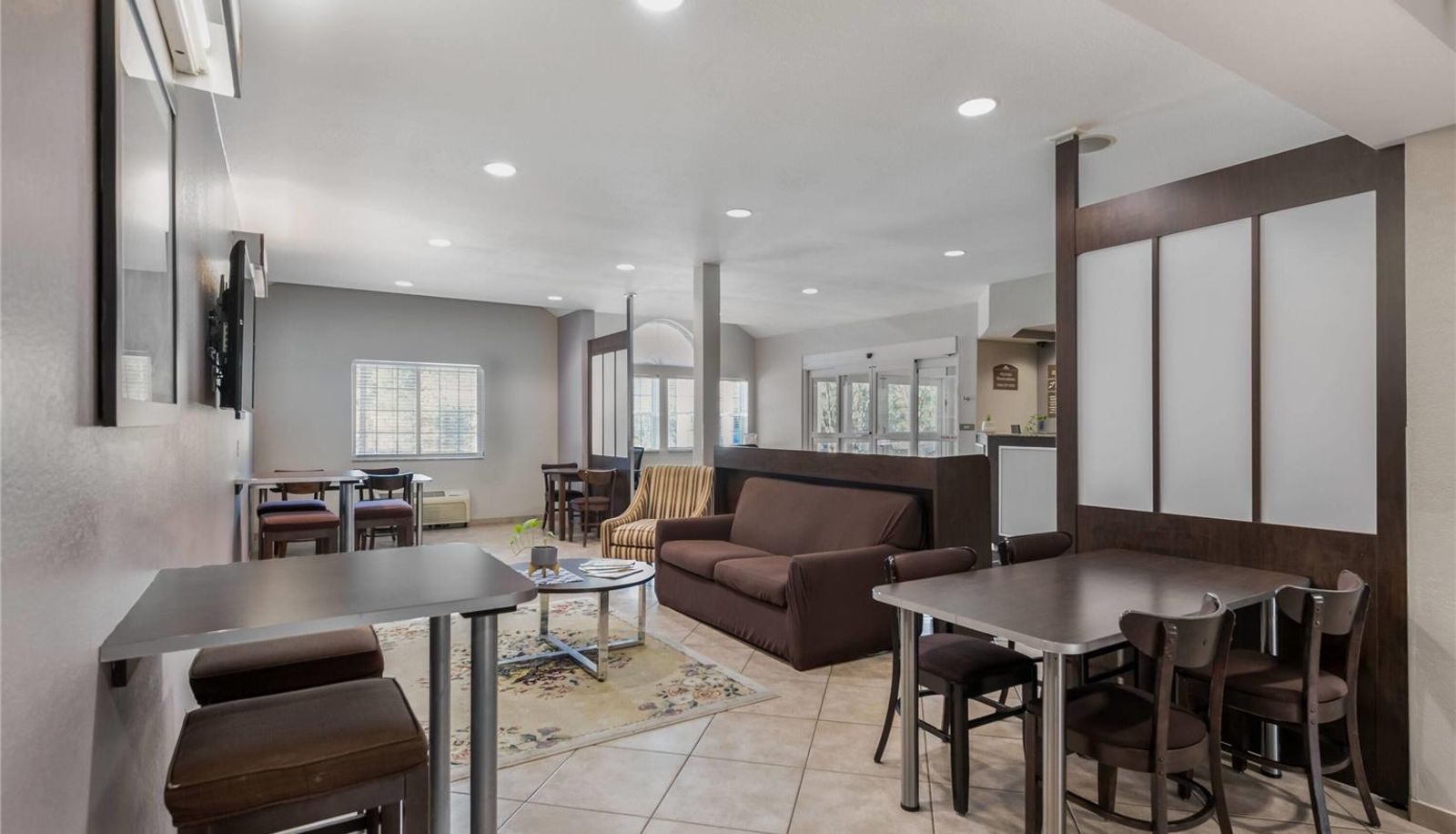 Hall - Microtel Inn & Suites by Wyndham Pearl River/Slidell
