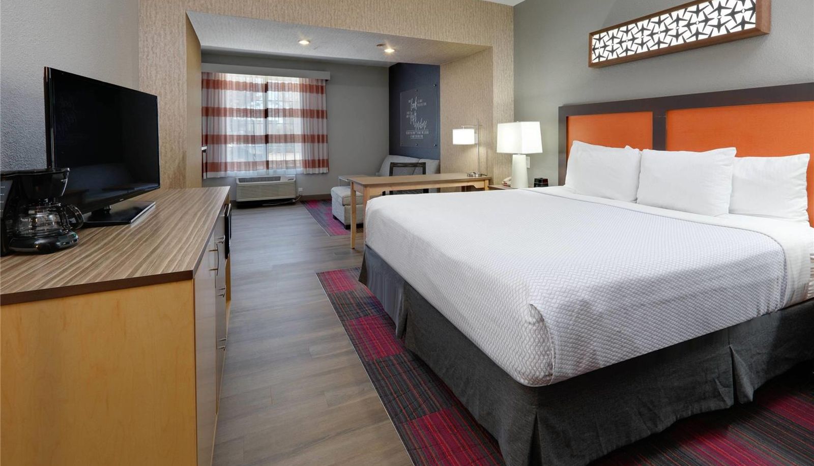 Zimmer - La Quinta Inn & Suites by Wyndham Dallas Love Field