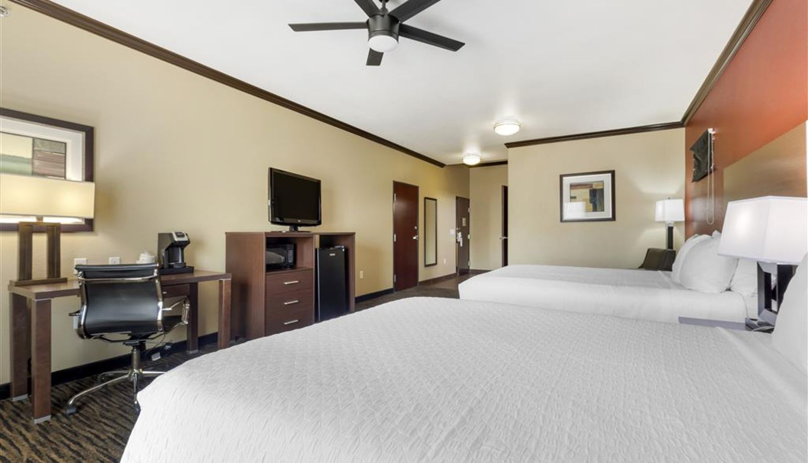 Camera - Best Western Plus Classic Inn & Suites