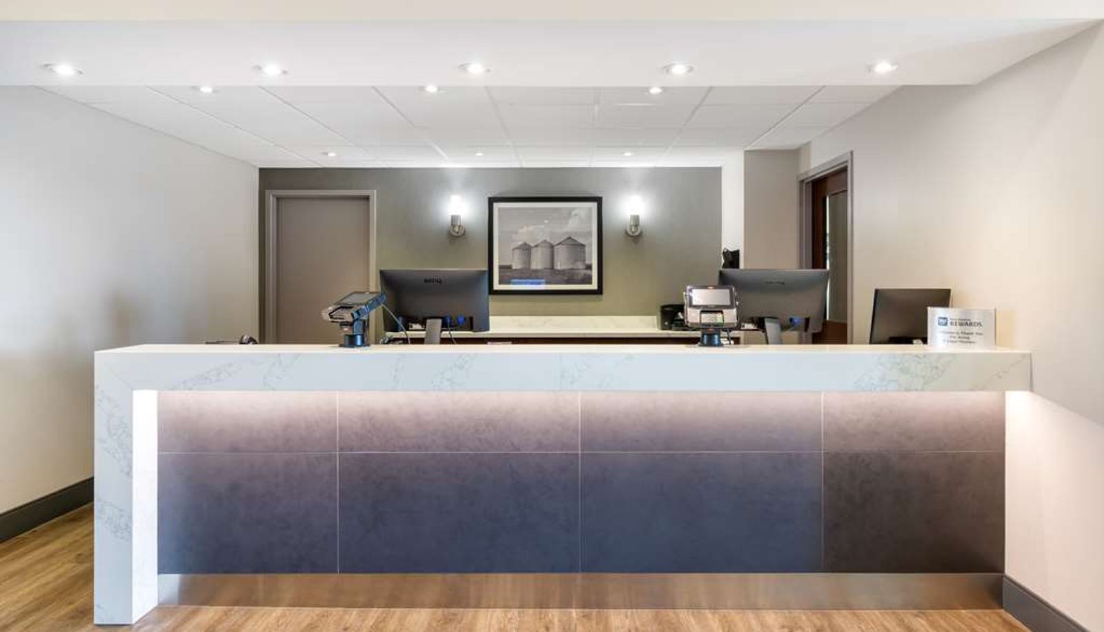 Hall - Best Western Plus Brandon Inn