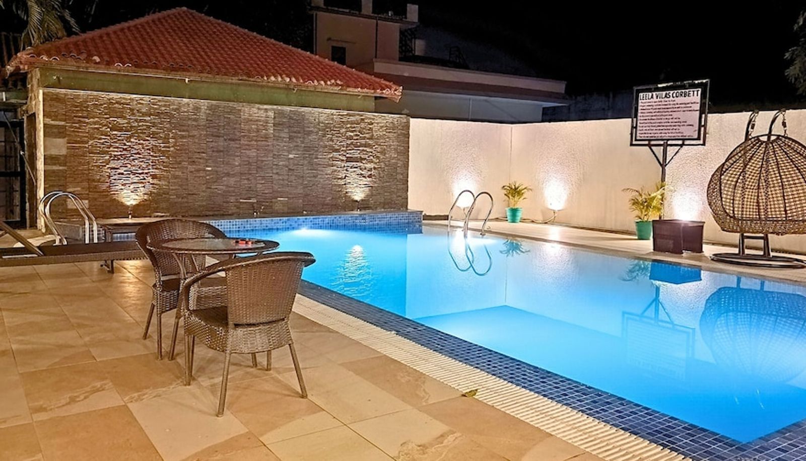 Piscine - Corbett Leela Vilas