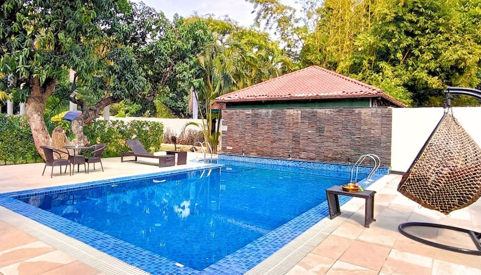 Piscine - Corbett Leela Vilas