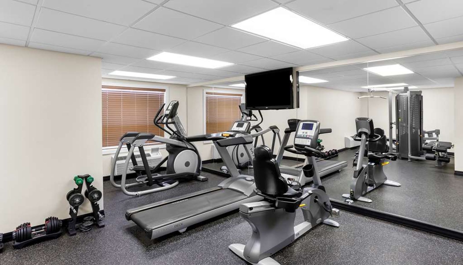 Wellness- und Fitnessbereich - Best Western Thompson Hotel & Suites