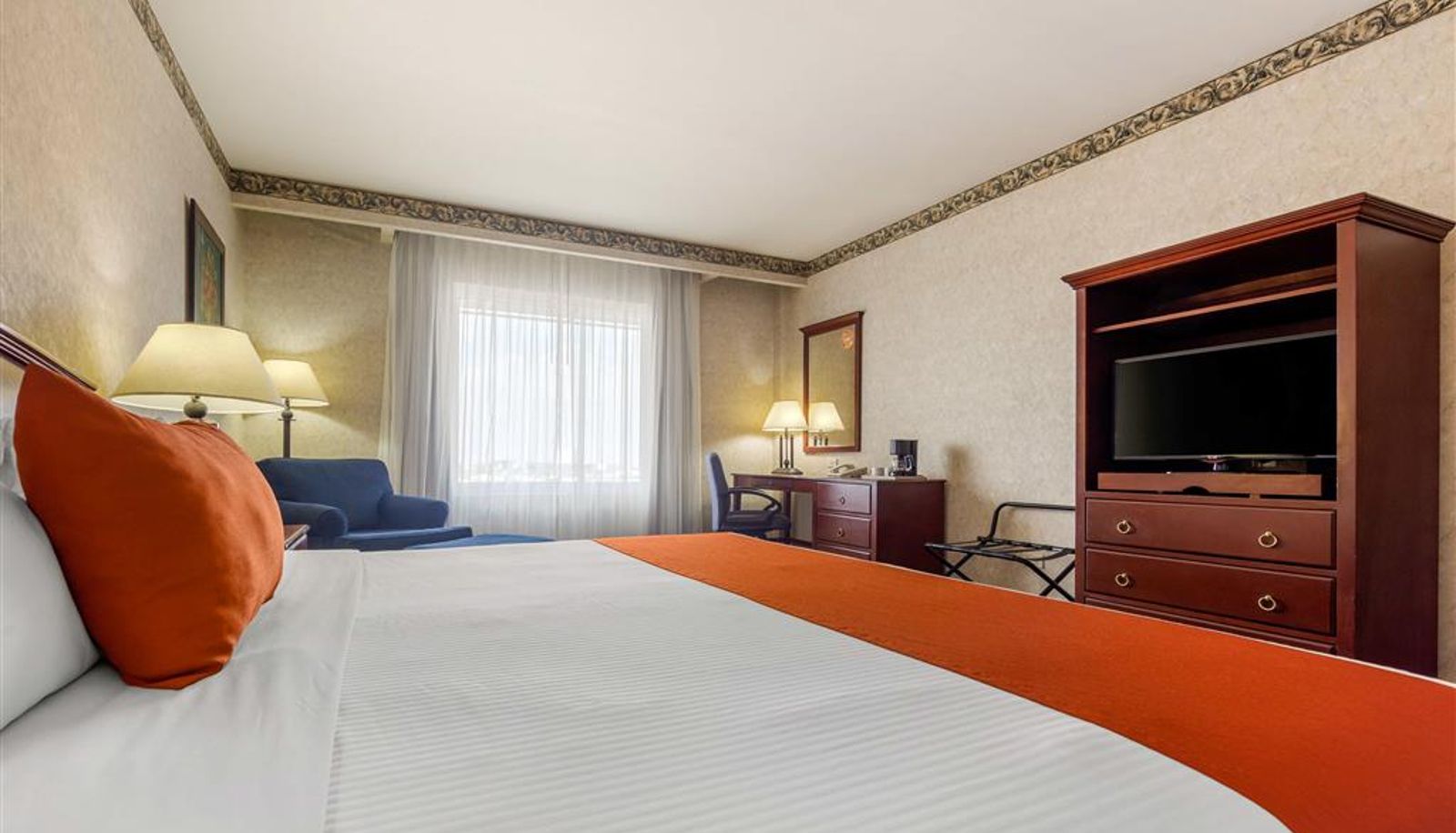 Camera - Quality Inn Monterrey La Fe