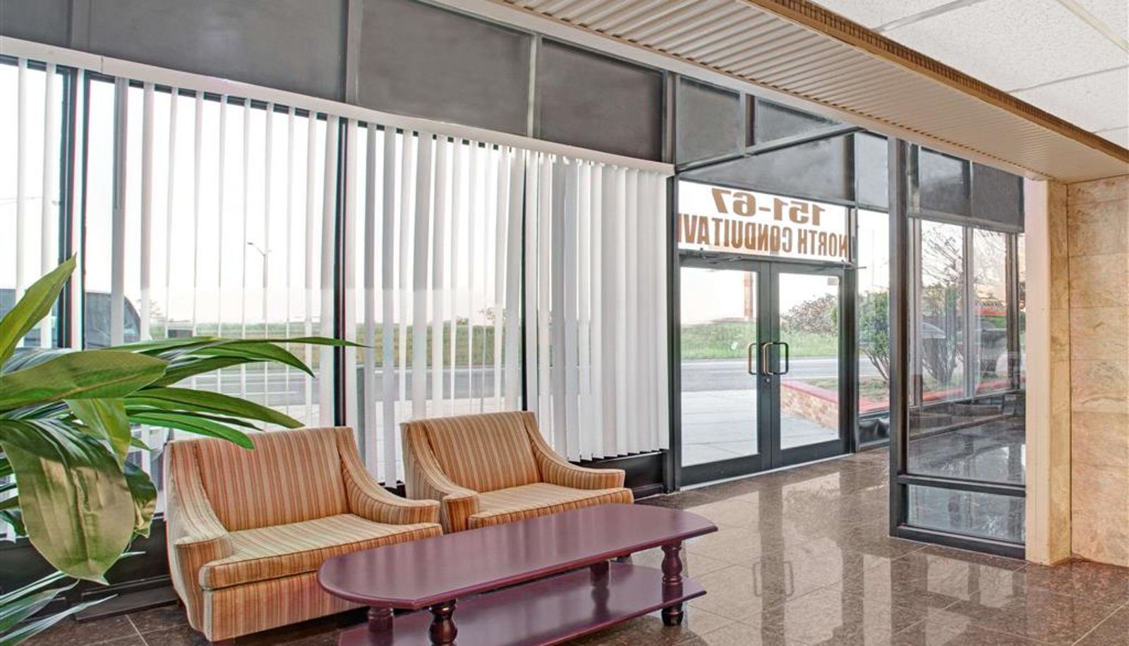 Salón - Super 8 by Wyndham Jamaica North Conduit
