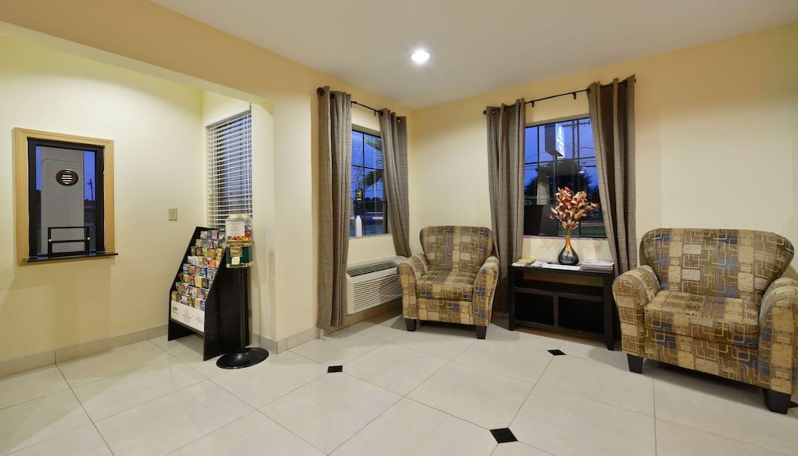 Lobby - Americas Best Value Inn & Suites Lake Charles at I-210 Exit 11