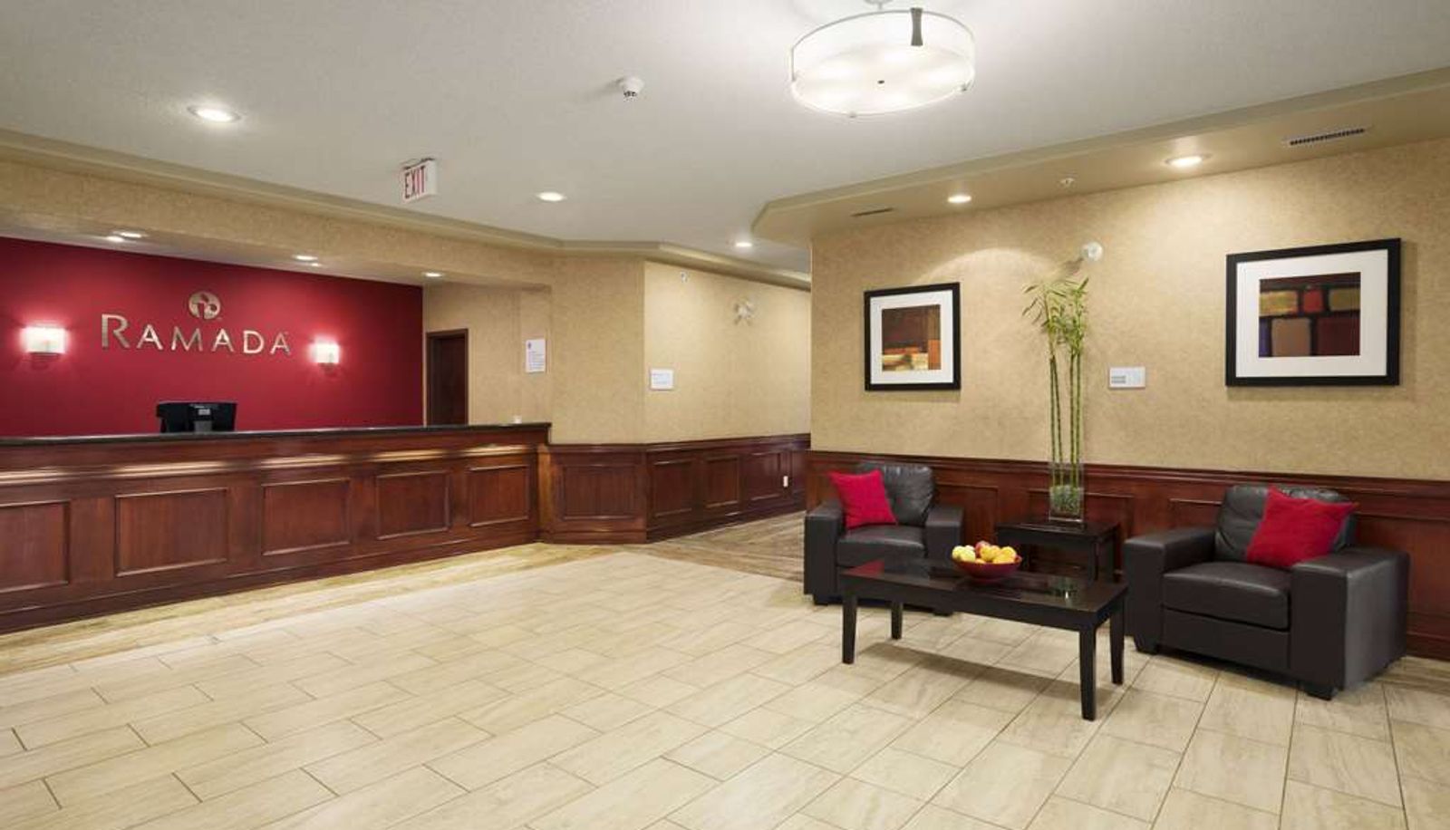 Lobby - Ramada by Wyndham Edson
