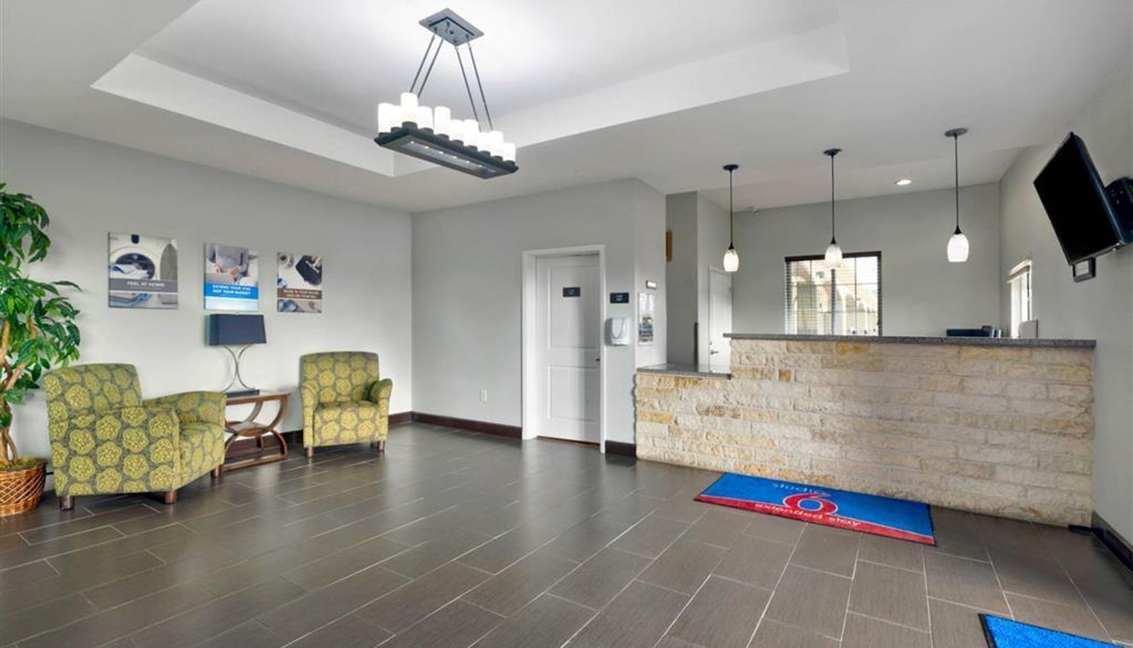 Hall - Studio 6 Pleasanton TX