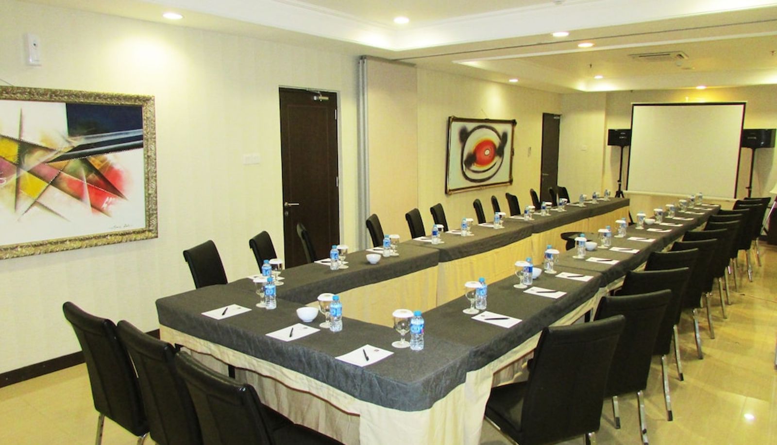 Vergaderruimte - d'primahotel Mega Kuningan