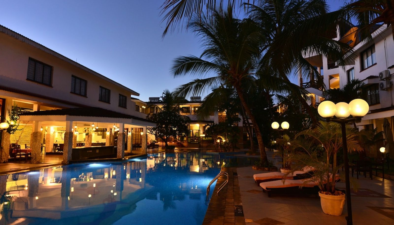 Piscina - Baobab Holiday Resort
