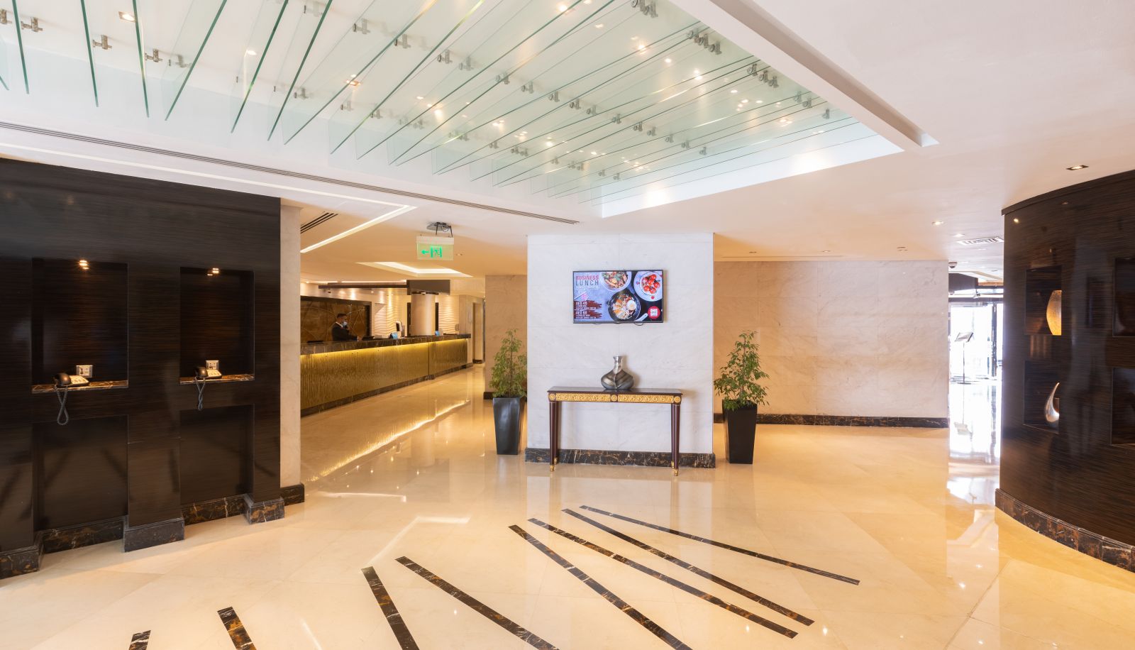 Lobby - Millennium Downtown Abu Dhabi