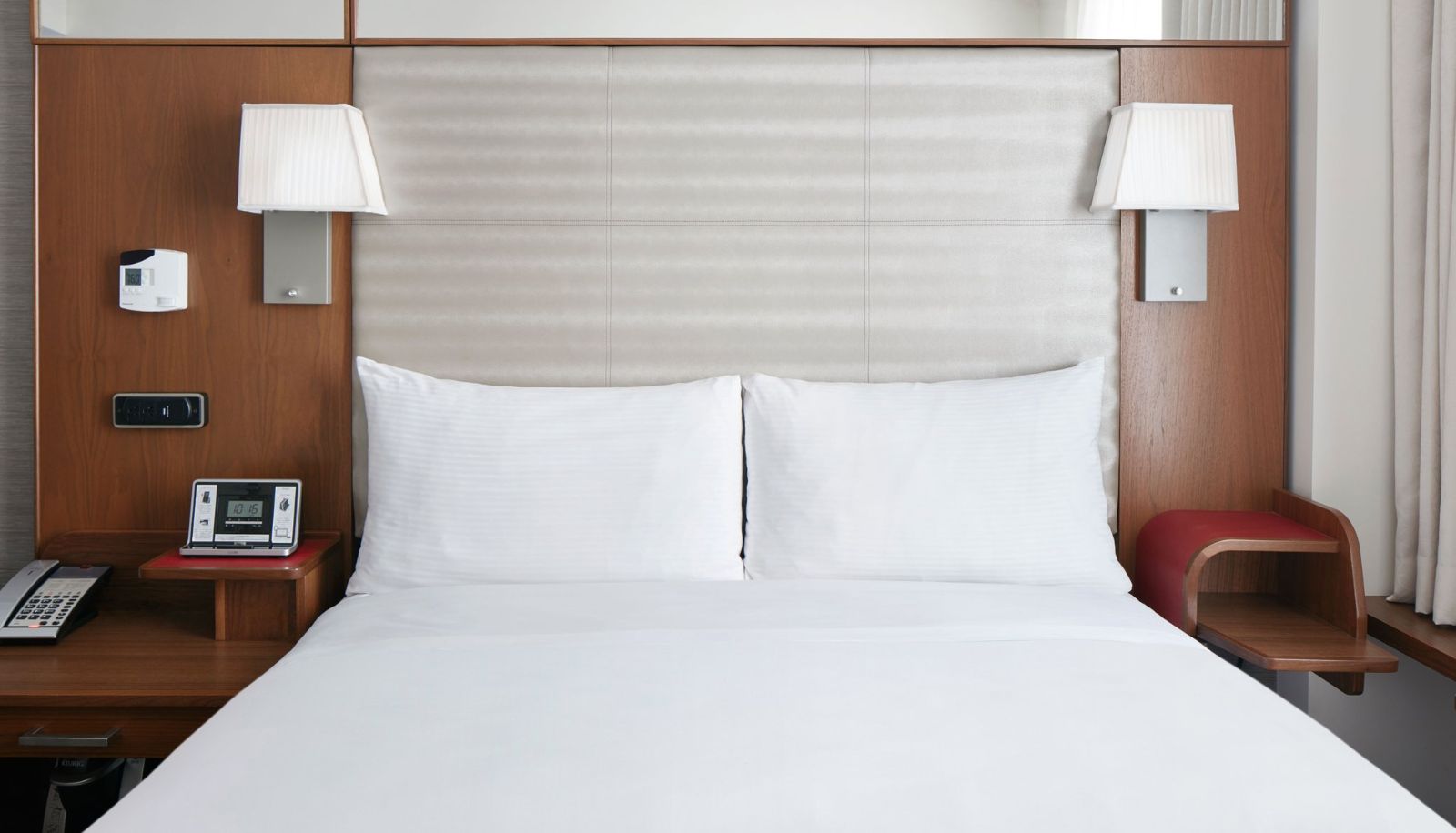 Room - Grand Central Club Quarters Hotel