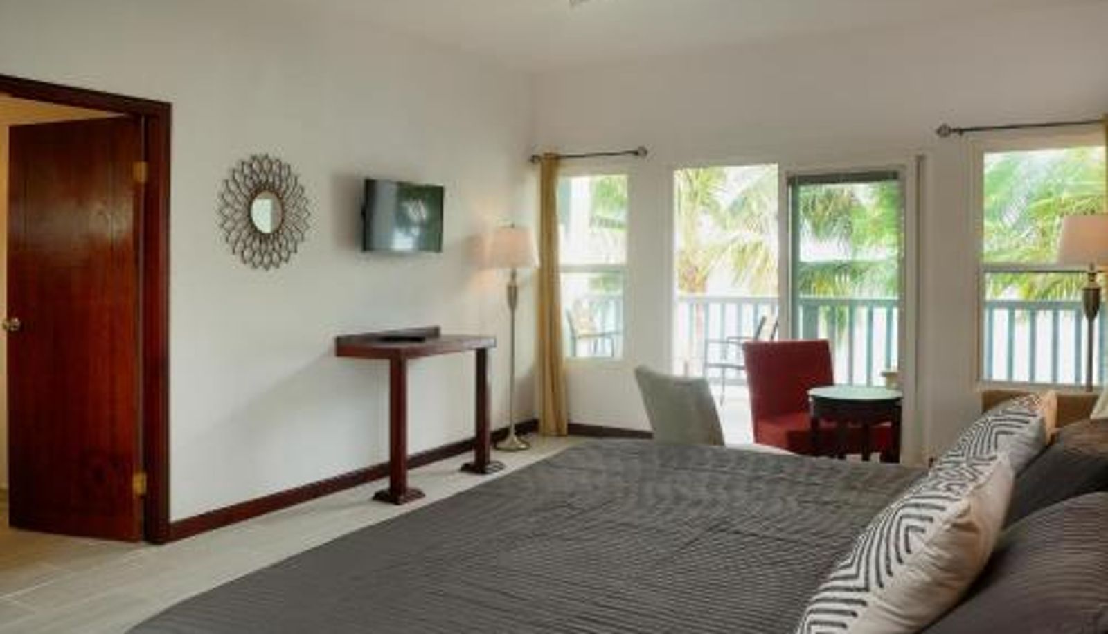 Info - Parrot Cove Lodge
