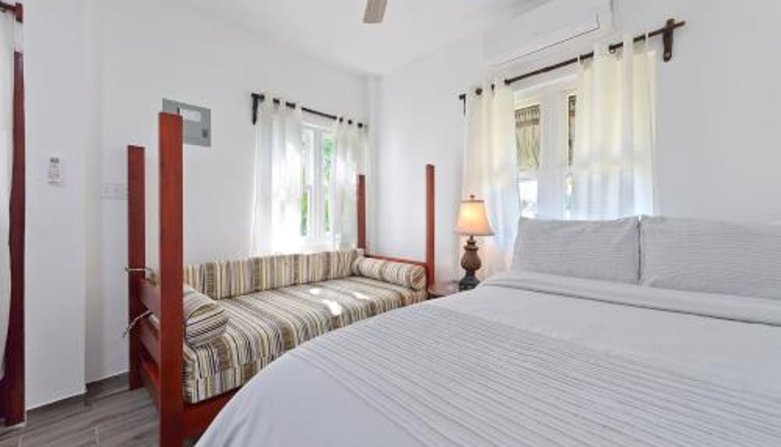 Familienzimmer - Parrot Cove Lodge