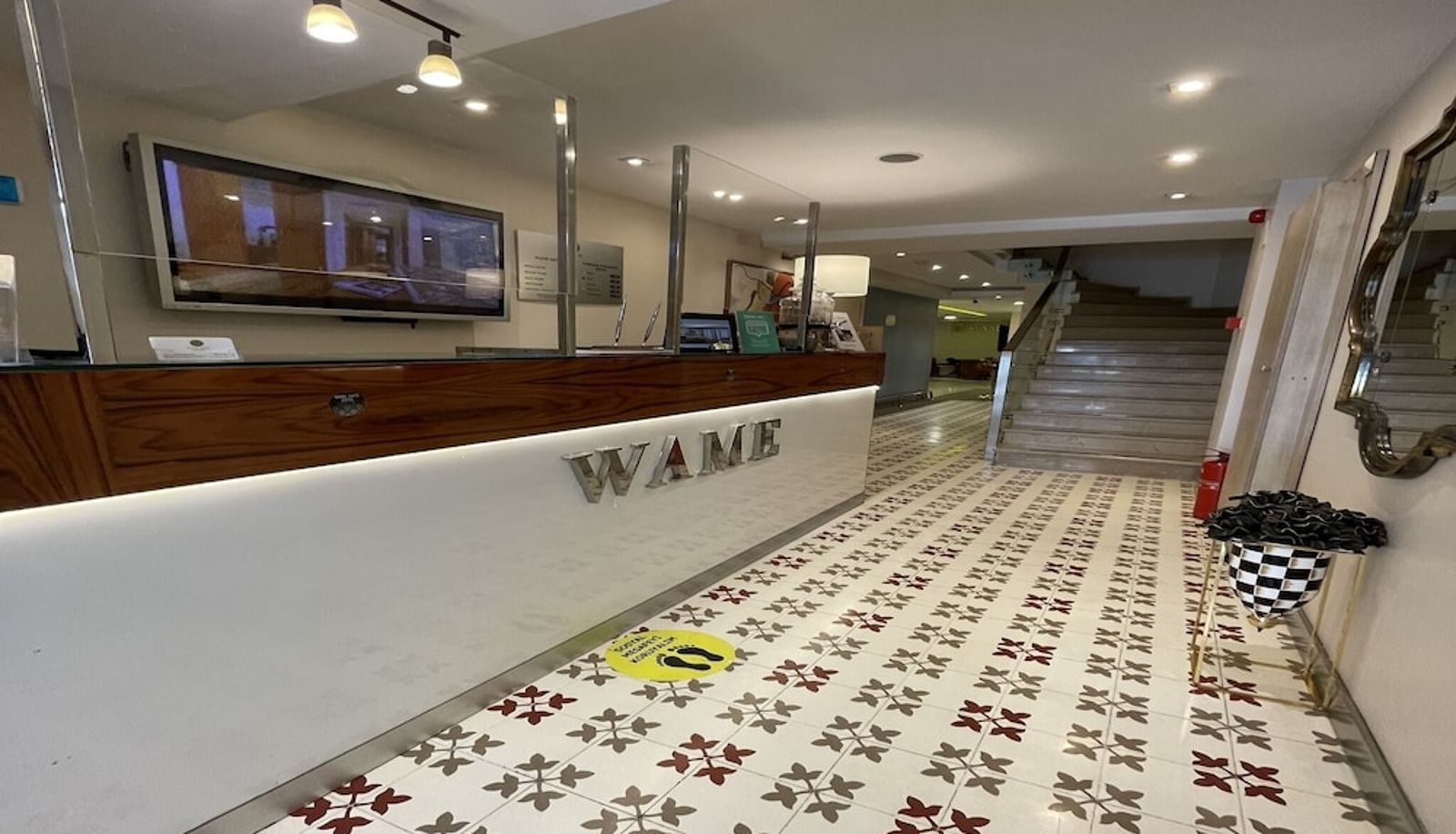 Rezeption - Wame Suite Hotel