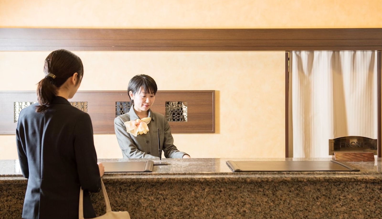 Rezeption - Premier Hotel Cabin Sapporo