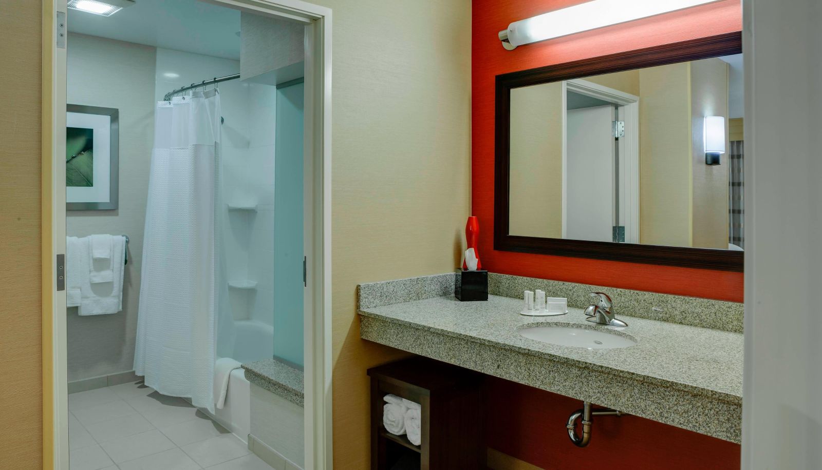 Camera - Courtyard by Marriott Indianapolis Noblesville