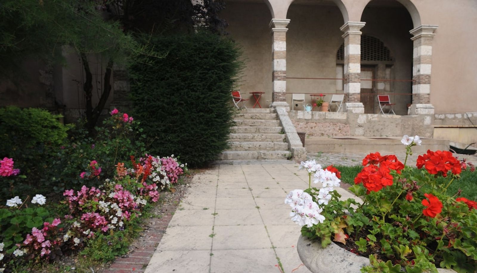 Jardin - Hotellerie Saint Yves
