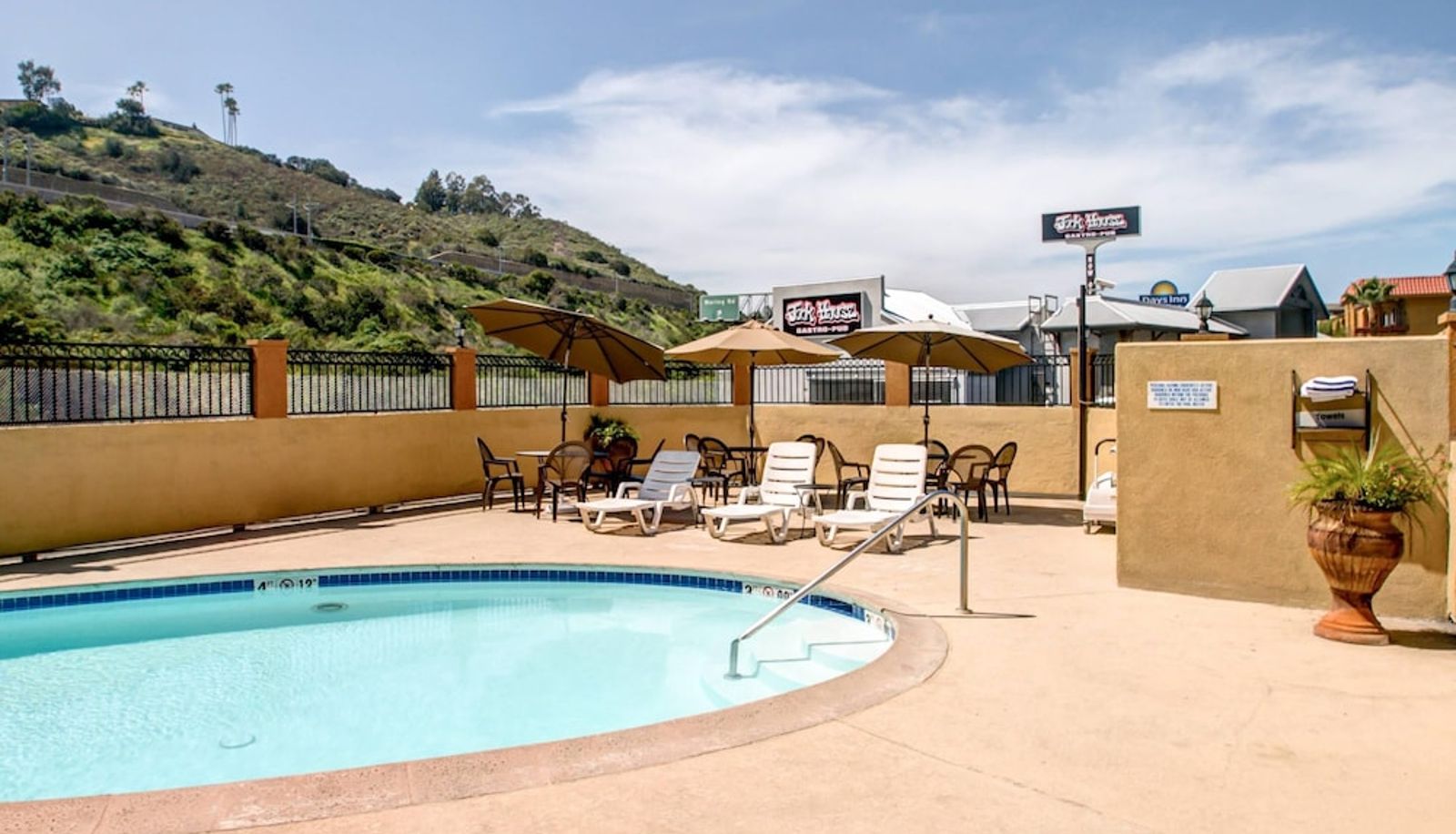Piscina - Rodeway Inn San Diego Near SDSU