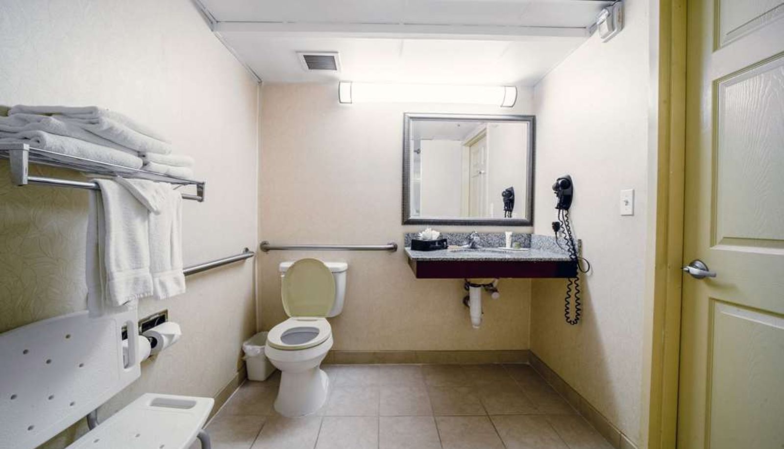 Camera - Country Inn & Suites by Radisson Ontario at Ontario Mills CA
