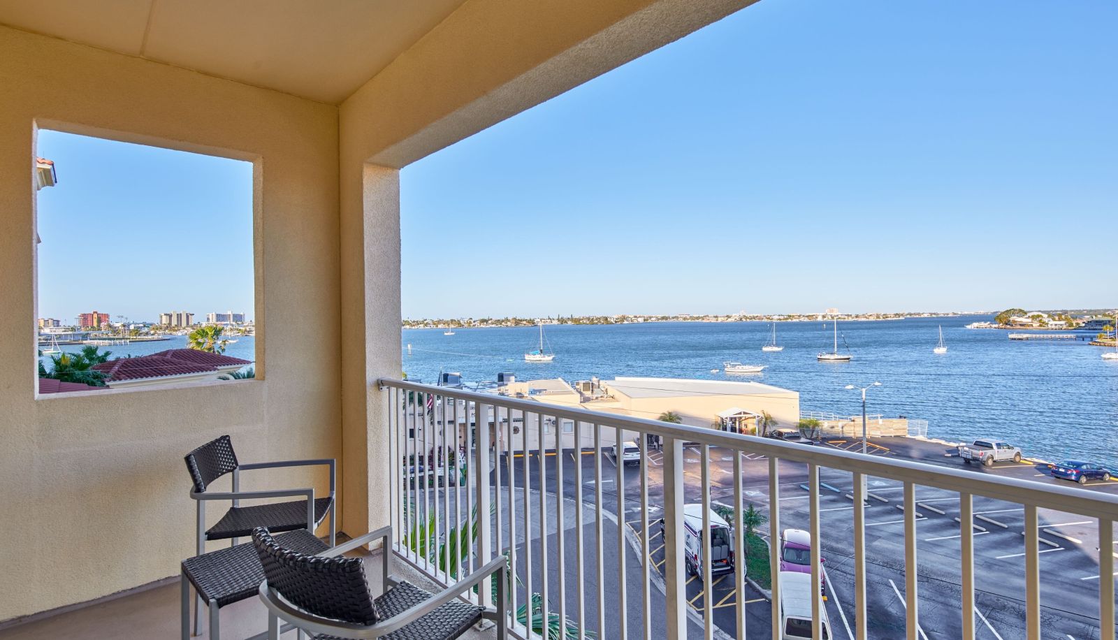 Room - Courtyard by Marriott St Petersburg Clearwater Madeira Beach